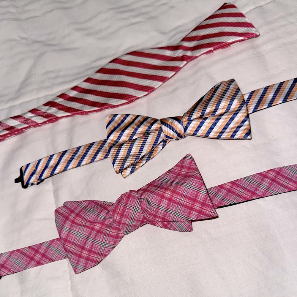 3 BowTies